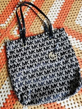 Michael Kors Signature Monogram Jet Set Shoulder Tote Bag Black Tan